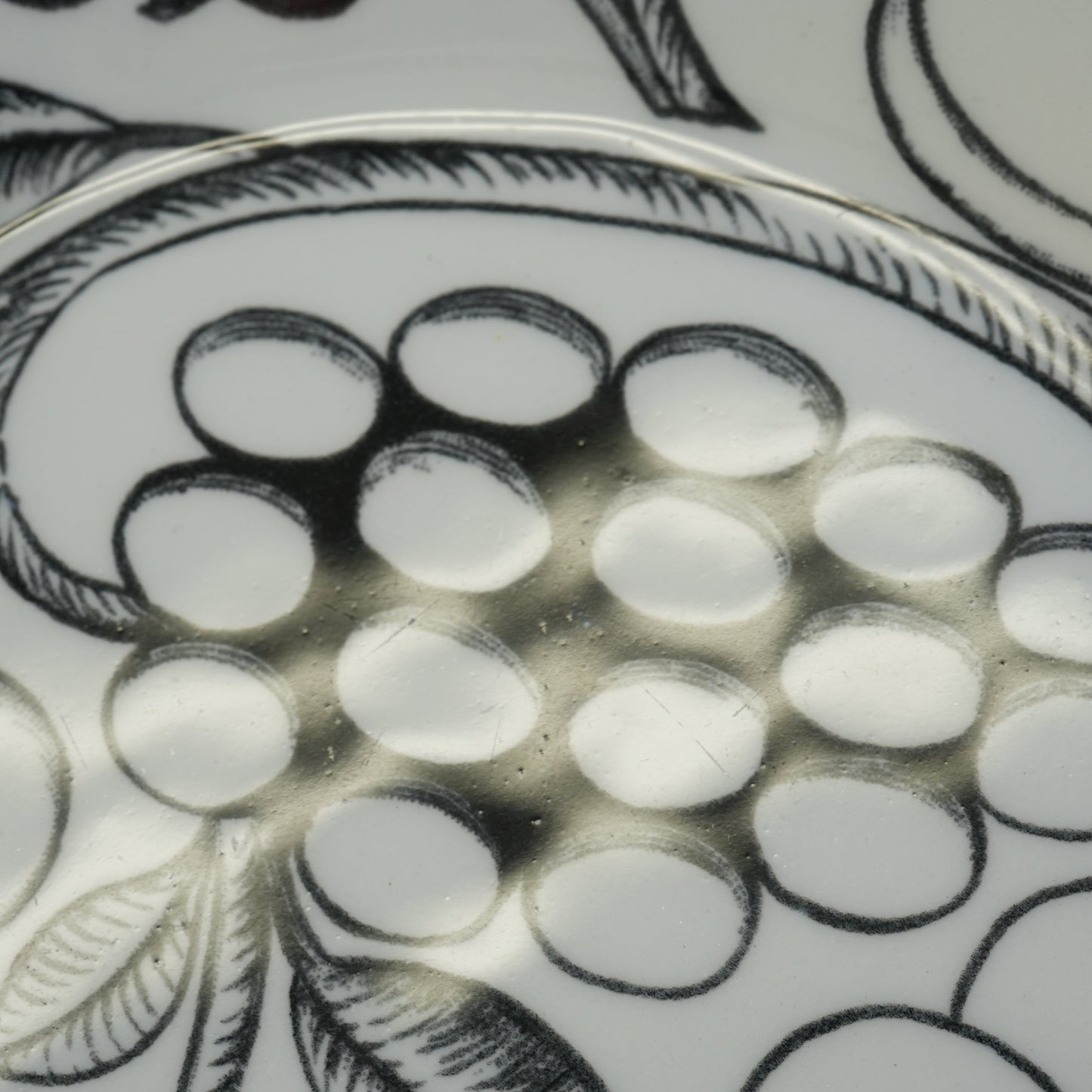 最初期モデル アラビア パラティッシ ブラック（Paratiisi）25cm オーバルプレート 2 コンディション詳細