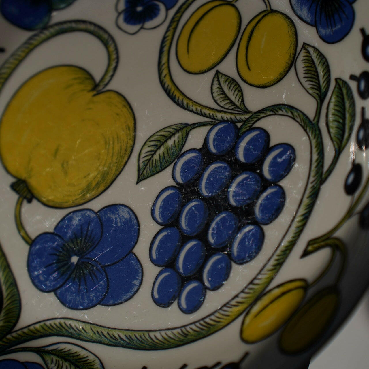 1988年製 ARABIA（アラビア）パラティッシ（Paratiisi）20cmプレート - バックスタンプ・裏印