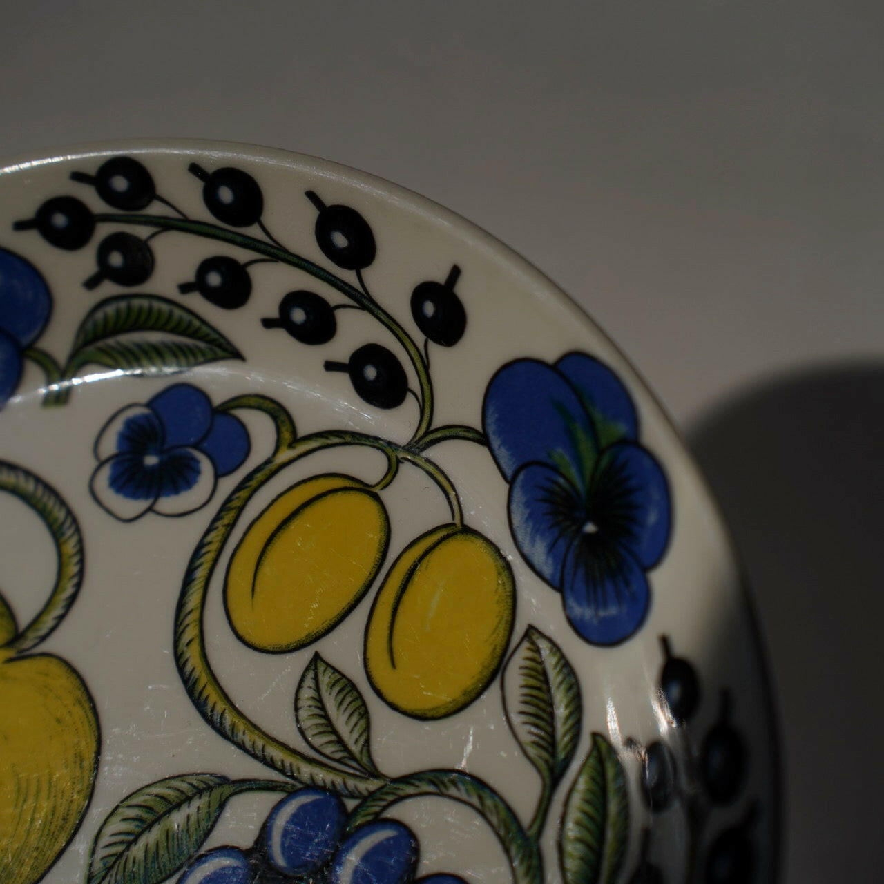 1988年製 ARABIA（アラビア）パラティッシ（Paratiisi）20cmプレート コンディション詳細