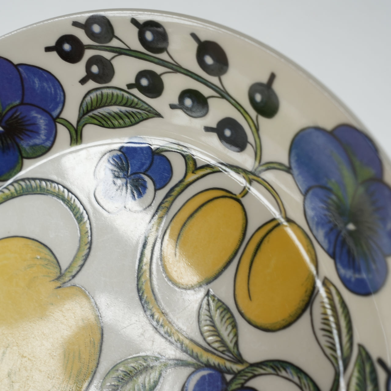 1988年製 ARABIA（アラビア）パラティッシ（Paratiisi）26cmプレート - バックスタンプ・裏印