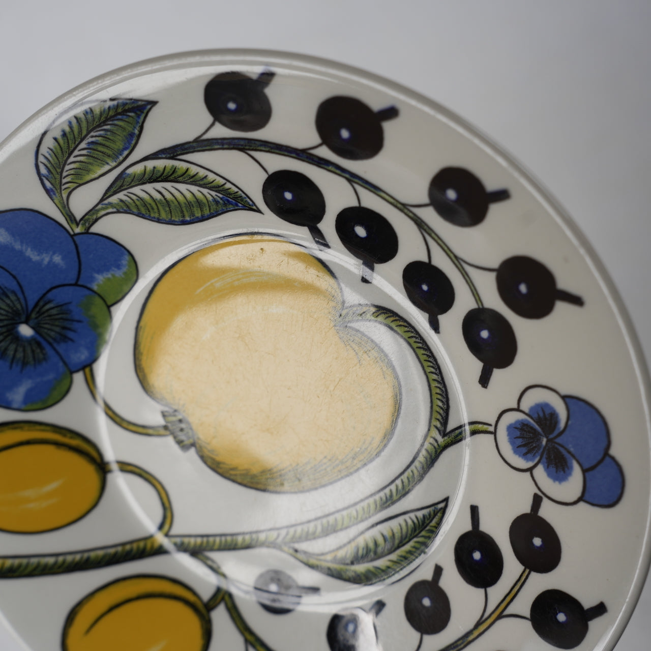 1971年製 アラビア パラティッシ（Paratiisi）ティーカップ＆ソーサー＆ケーキ皿 トリオ - ディテール 12