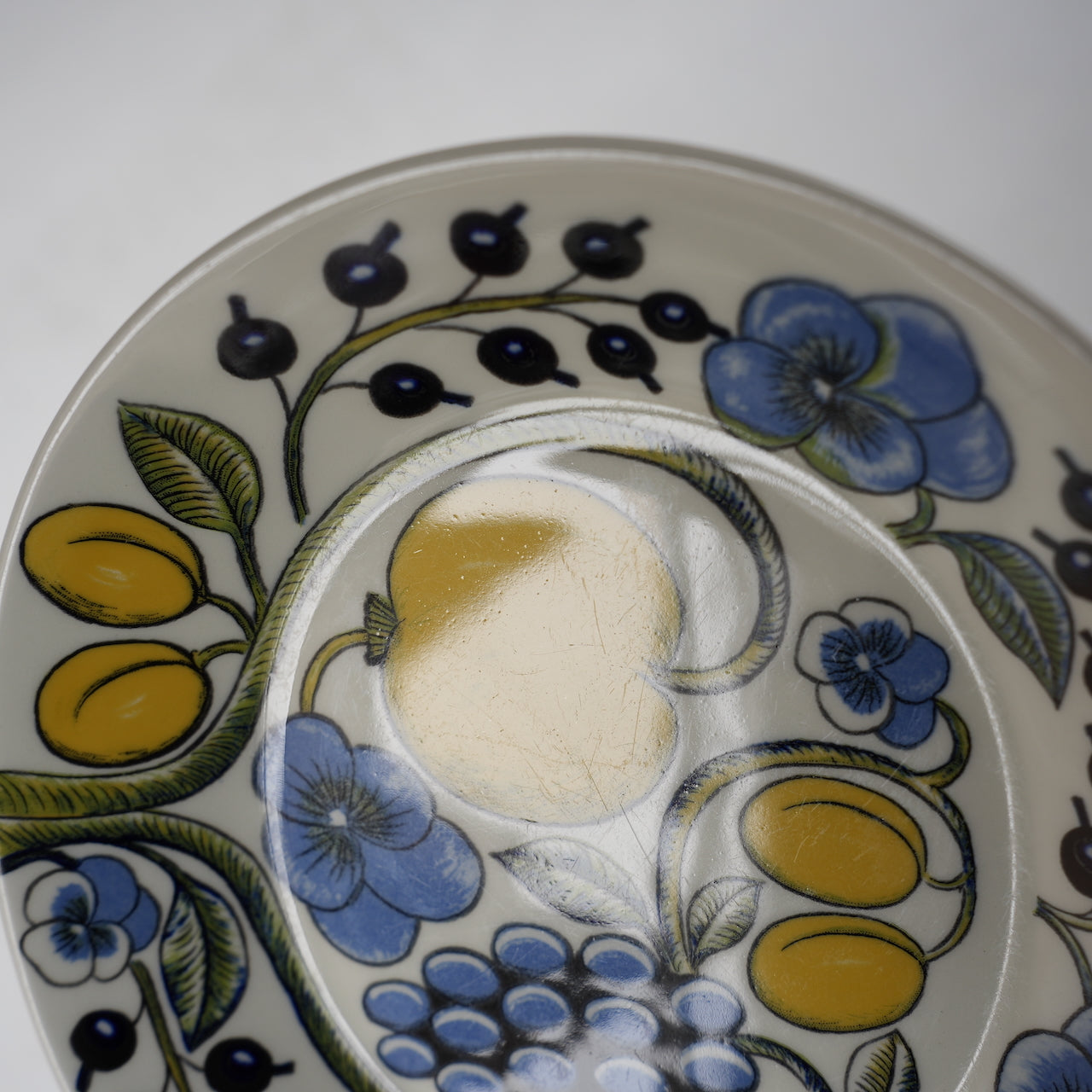 1971年製 アラビア パラティッシ（Paratiisi）ティーカップ＆ソーサー＆ケーキ皿 トリオ コンディション詳細