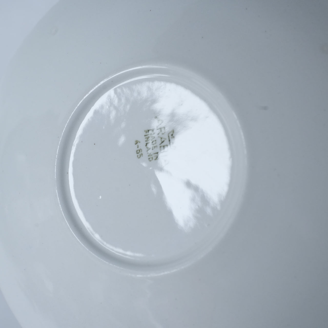 希少 ARABIA（アラビア）ヴァルム（Valum）ティーカップ＆ソーサー 裏面（バックスタンプ）