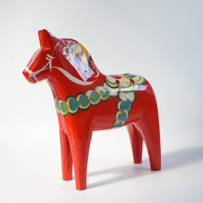 ヴィンテージ アクタ・ダラヘムスロイド ダーラナホース 朱赤×クルビッツ 21.5cm 木製 スウェーデン民族工芸 別角度