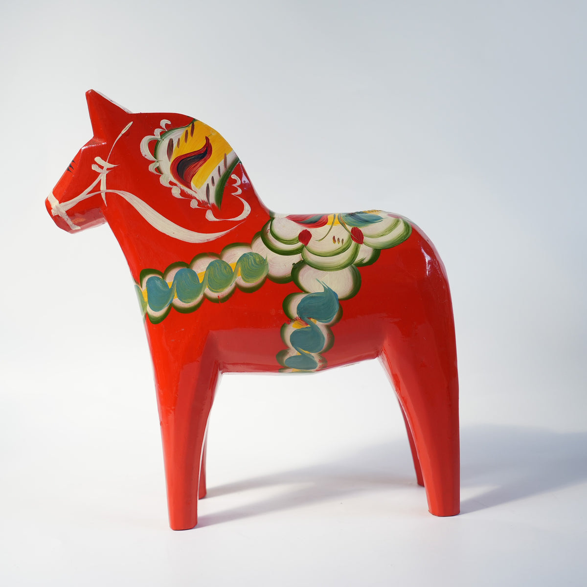 ヴィンテージ アクタ・ダラヘムスロイド ダーラナホース 朱赤×クルビッツ 21.5cm 木製 スウェーデン民族工芸 全体