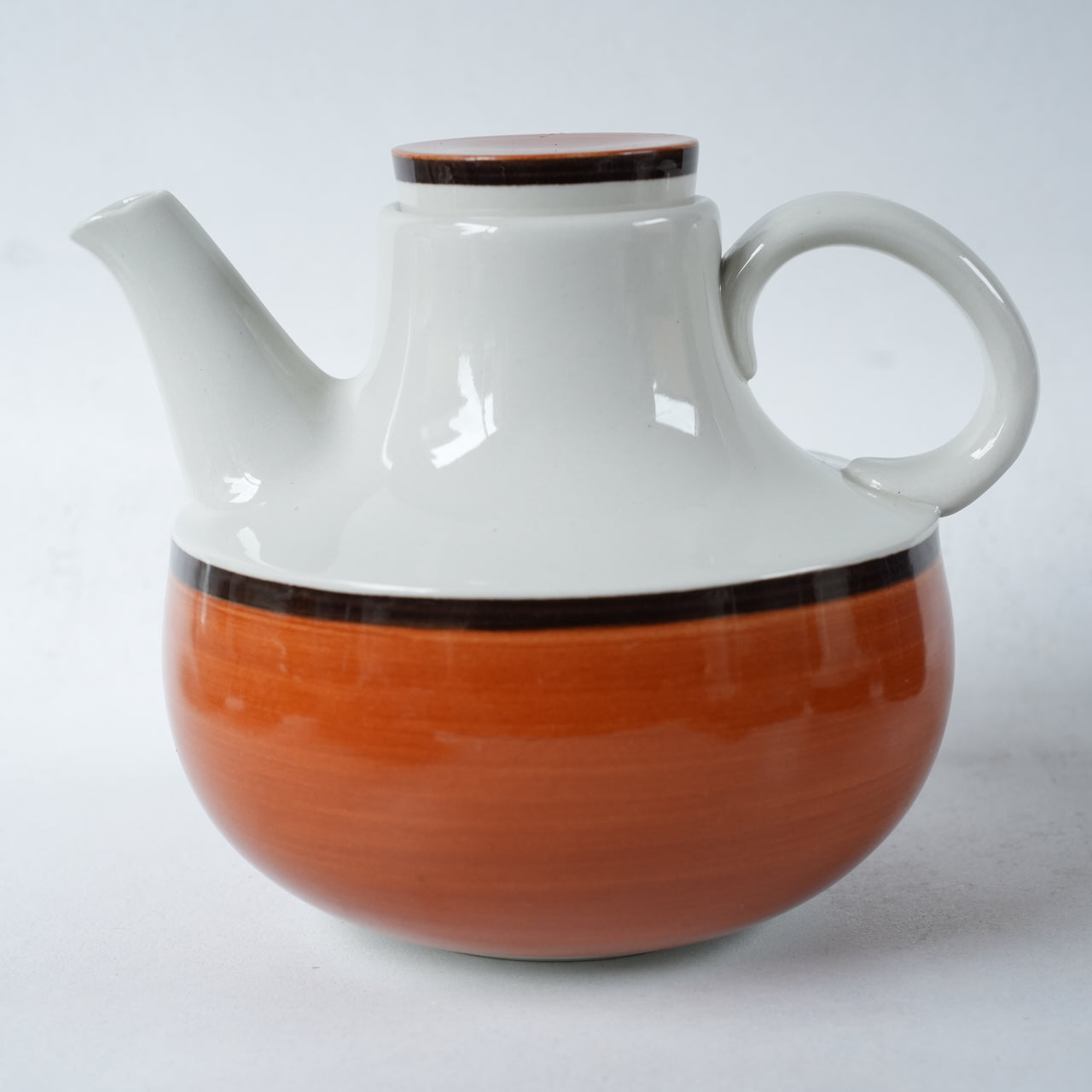 グスタフスベリ アレナ（Arena）ティーポット 1500ml - 全体像