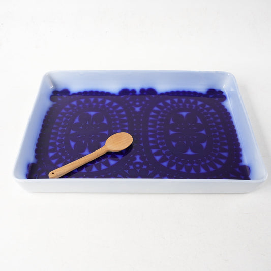 グスタフスベリ（Gustavsberg）ブローヒュサール（Bla Husar）大サイズ スクエアプレート - 全体像