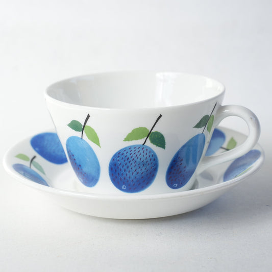 グスタフスベリ ヴィンテージ プルーヌス（Prunus）ティーカップ＆ソーサー - 全体像