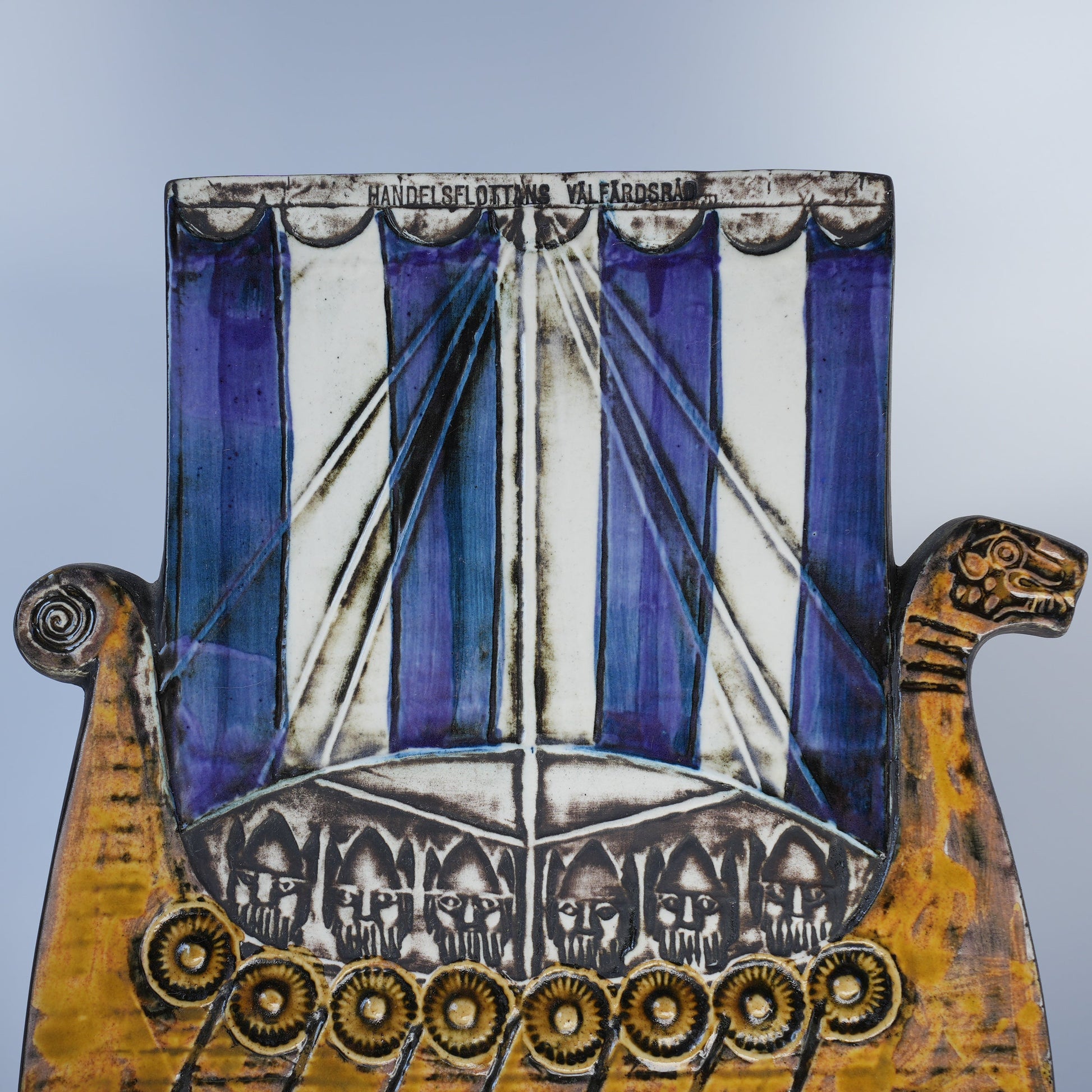 リサ・ラーソン グスタフスベリ ヴァイキング船の陶板（Handelsflottans Välfärdsråd） 詳細1