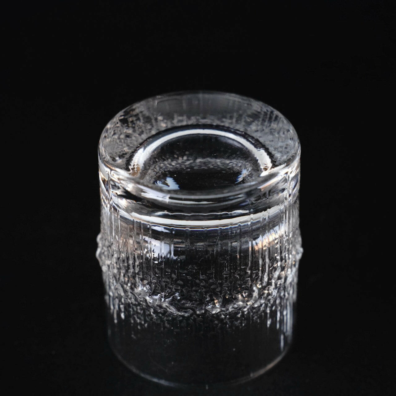 イッタラ（iittala）タピオ・ヴィルカラ ニヴァ（Niva）ヴィンテージ ショットグラス - ディテール 3