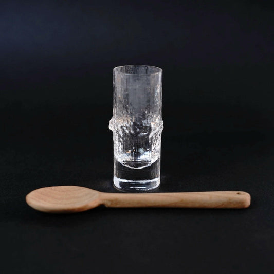 イッタラ（iittala）タピオ・ヴィルカラ ニヴァ（Niva）ヴィンテージ 細長ショットグラス - 全体像