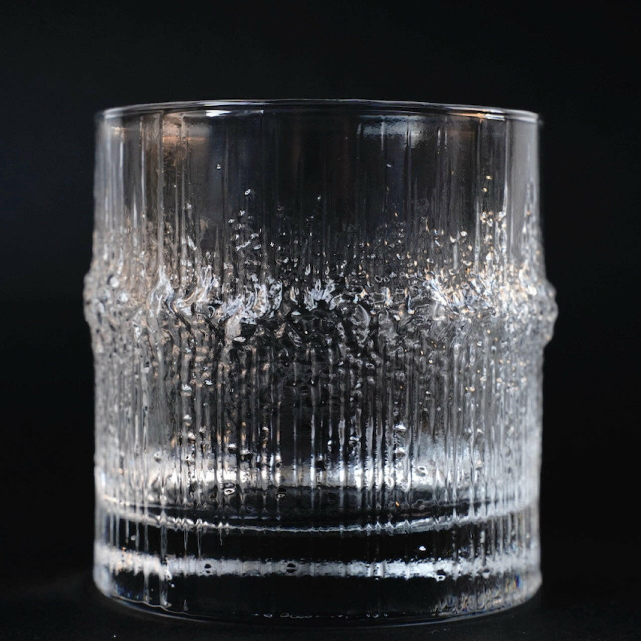 イッタラ（iittala）タピオ・ヴィルカラ ニヴァ（Niva）ヴィンテージ 大サイズ ウイスキーグラス - 側面