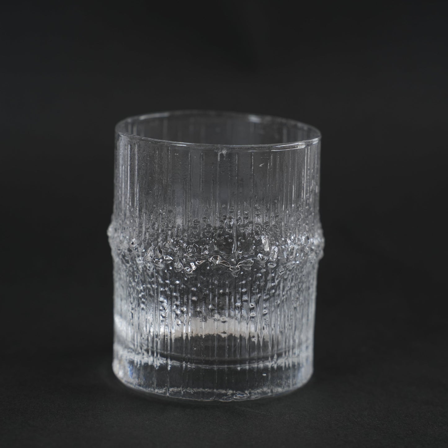 イッタラ（iittala）タピオ・ヴィルカラ ニヴァ（Niva）ヴィンテージ ウイスキーグラス 全体
