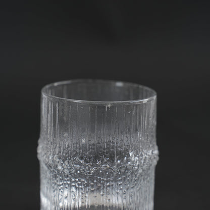 イッタラ（iittala）タピオ・ヴィルカラ ニヴァ（Niva）ヴィンテージ ウイスキーグラス サイズ感