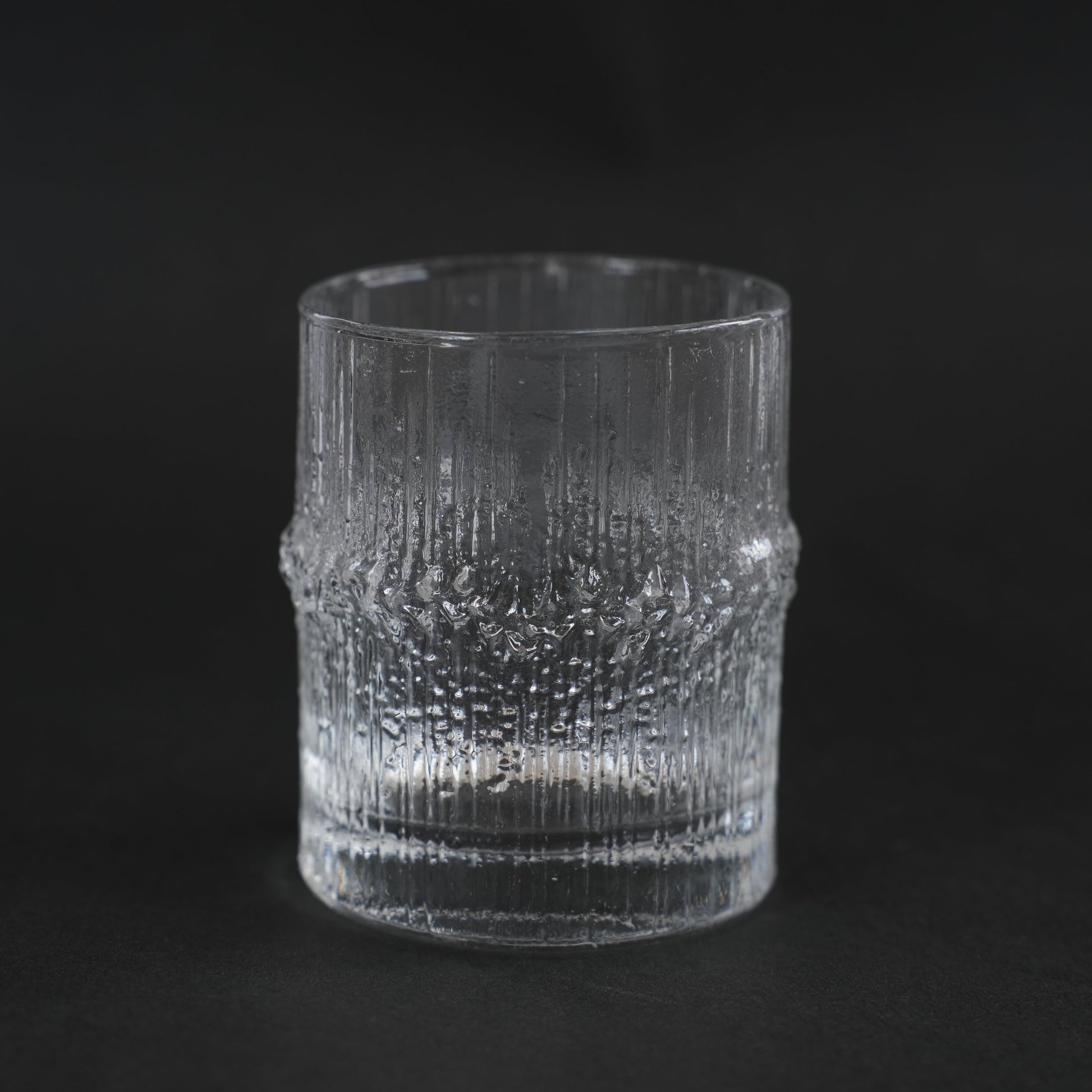 イッタラ（iittala）タピオ・ヴィルカラ ニヴァ（Niva）ヴィンテージ ウイスキーグラス