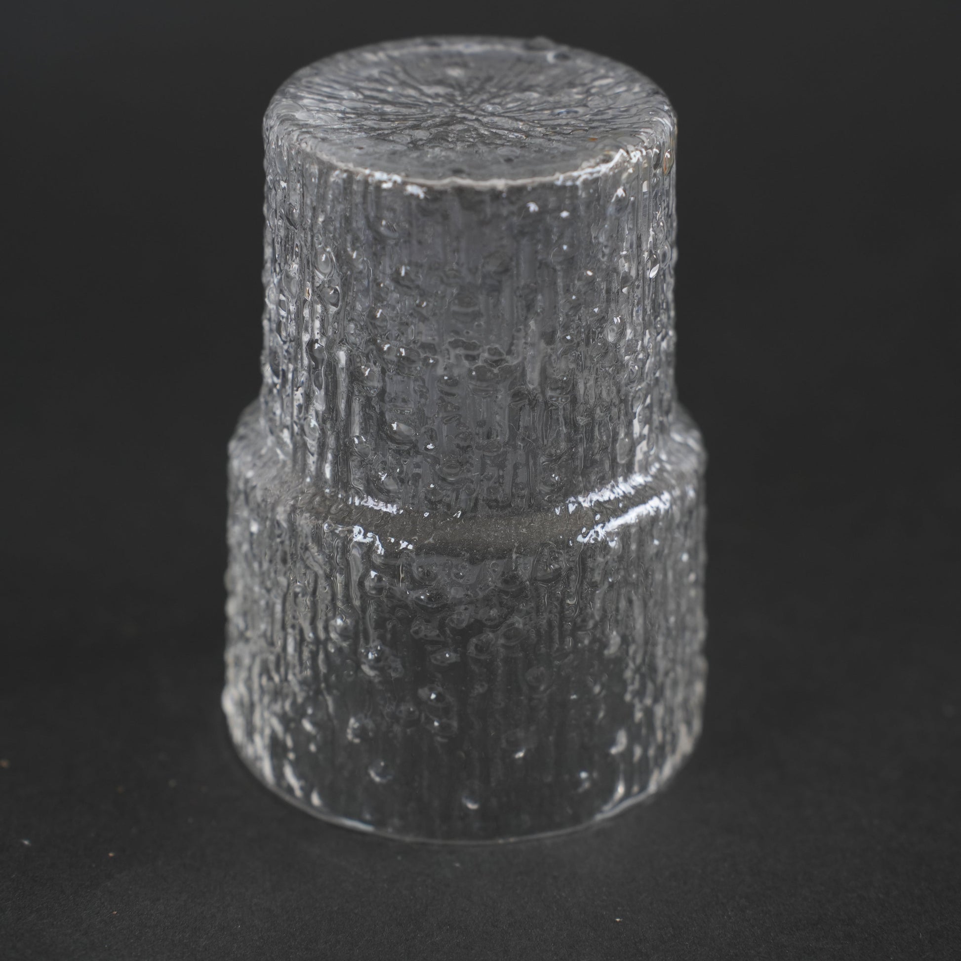 イッタラ（iittala）パーダー（Paadar）グラス 中サイズ タピオ・ヴィルカラ ヴィンテージ フィンランド 別角度