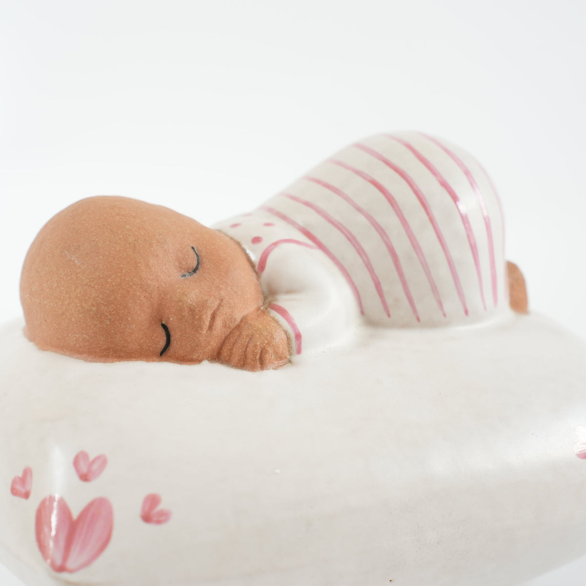 リサ・ラーソン（Lisa Larson）クッションの上の赤ちゃん（Bebis på kudde）Kスタジオ オブジェ スウェーデン 別角度