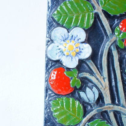 リサ・ラーソン ポモナ（Pomona）イチゴの陶板 - ディテール 3