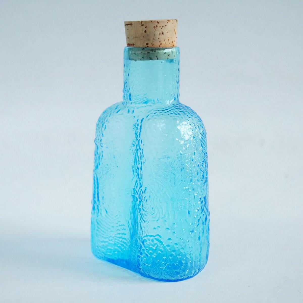 ARABIA ヌータヤルヴィ オイバ・トイッカ ファウナ（Fauna）ボトル ブルー - 北欧食器Tacksamycket