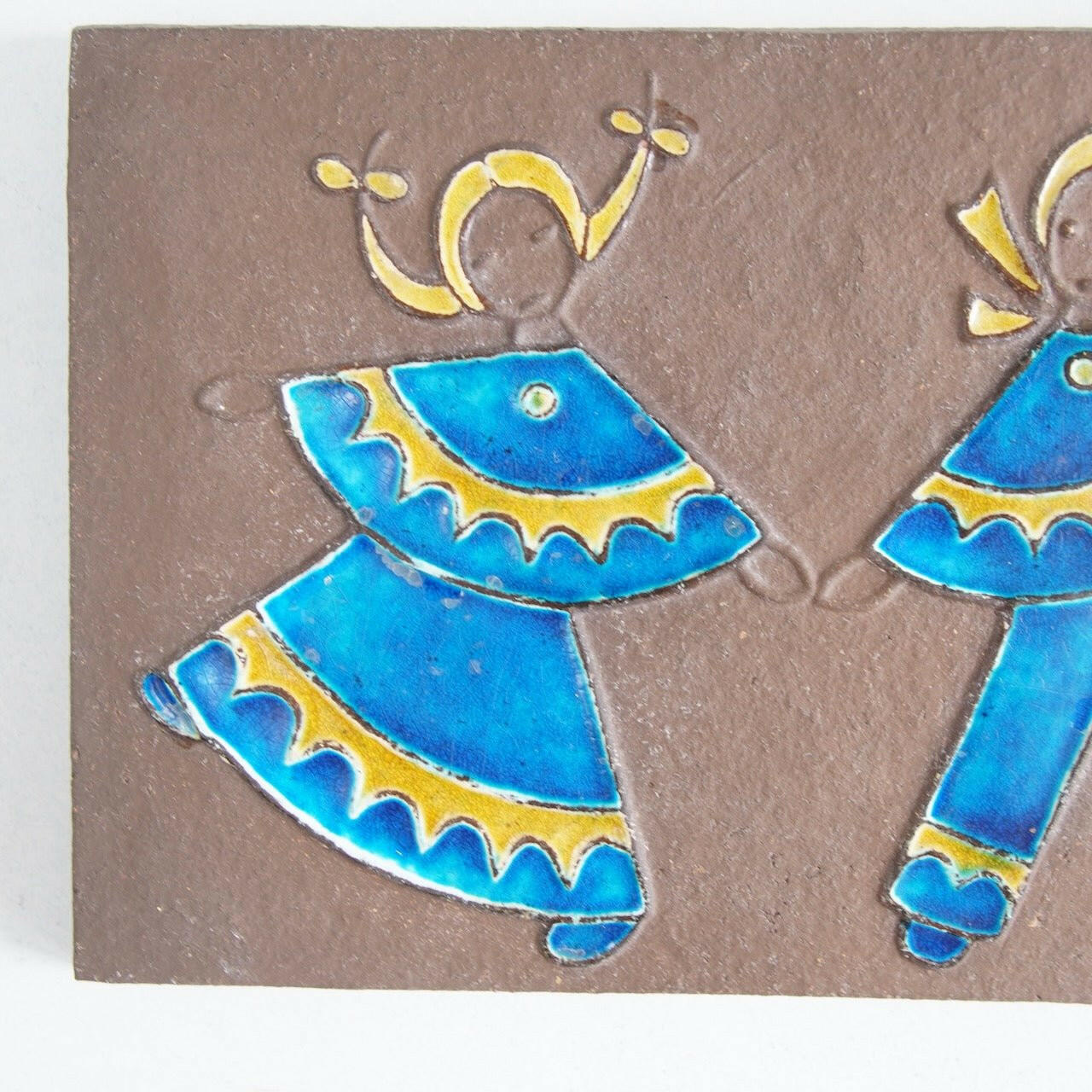 ナブストラップ ディートリンデ・へイン（D.Hein）二人の青い服の少女の陶板 デンマークヴィンテージ - 北欧食器Tacksamycket