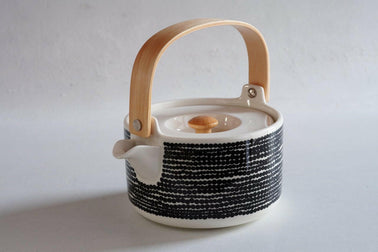 マリメッコ（marimekko）ティーポット シイルトラプータルハ