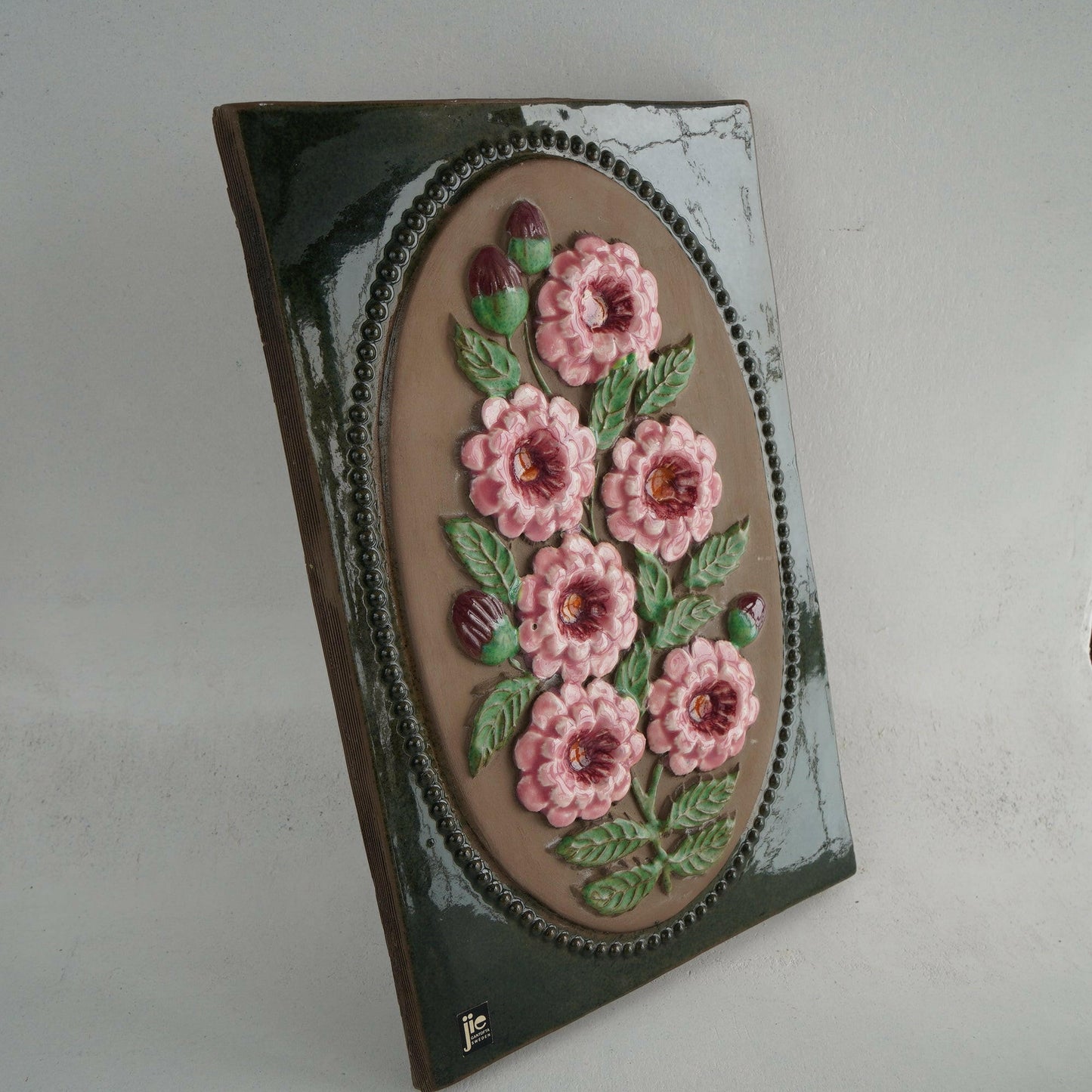 ジイ・ガントフタ 大サイズ陶板 No. 864「ピンク色の花」 - 北欧食器Tacksamycket