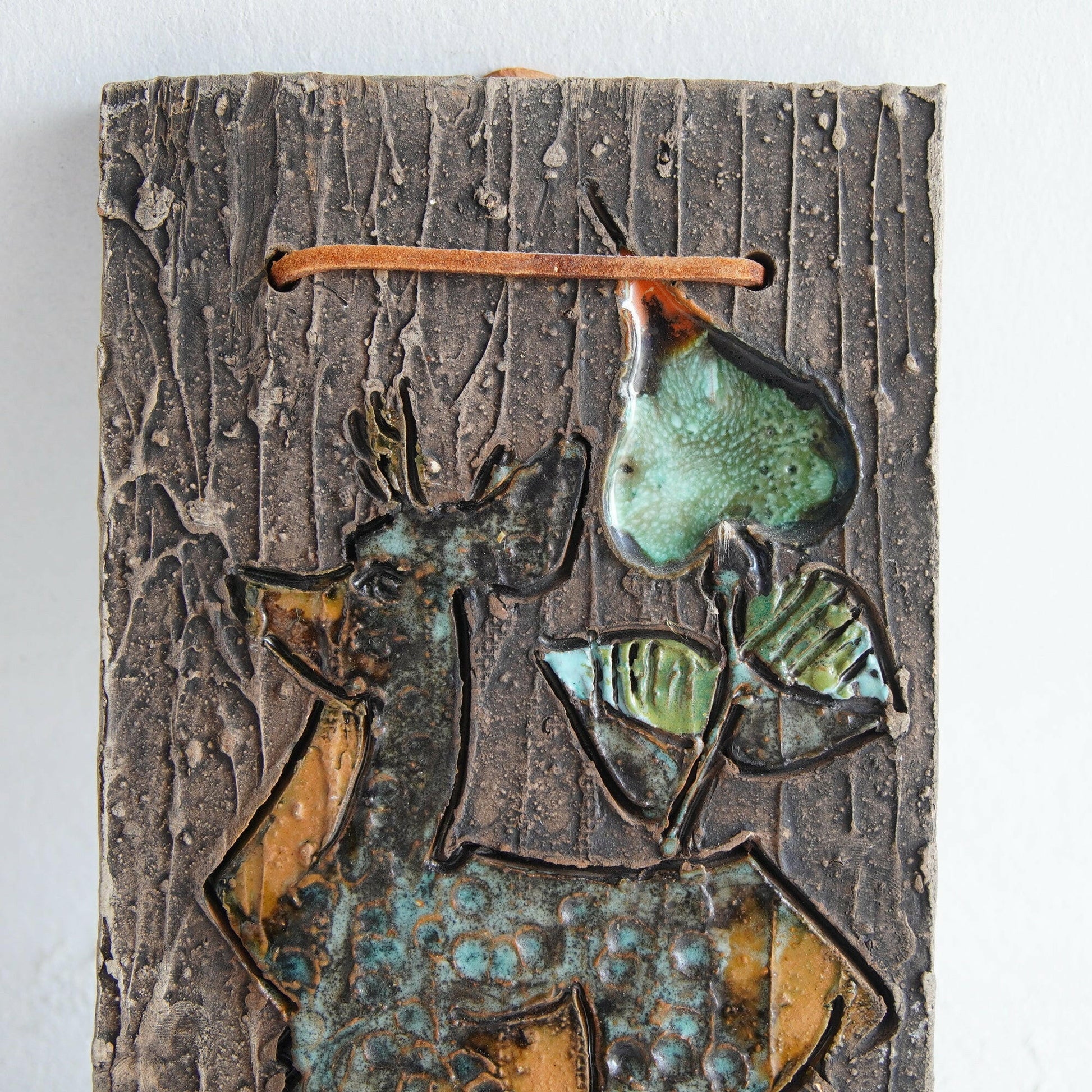 ティルグマン窯「鹿と草木」の陶板 - 北欧食器Tacksamycket