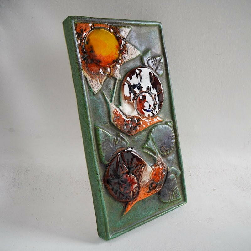 ティルグマン窯「太陽とカタツムリ」の陶板 - 北欧食器Tacksamycket